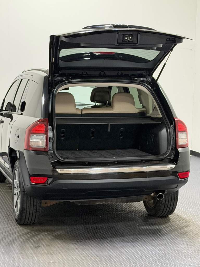 Photo 12 of this JEEP COMPASS