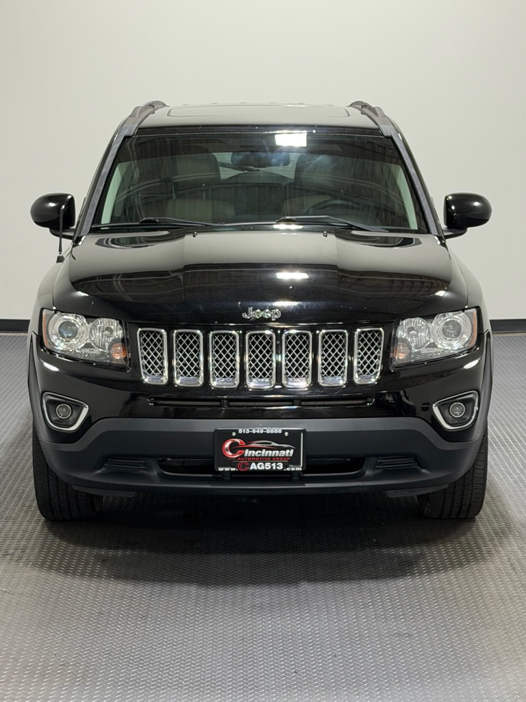 Photo 3 of this JEEP COMPASS