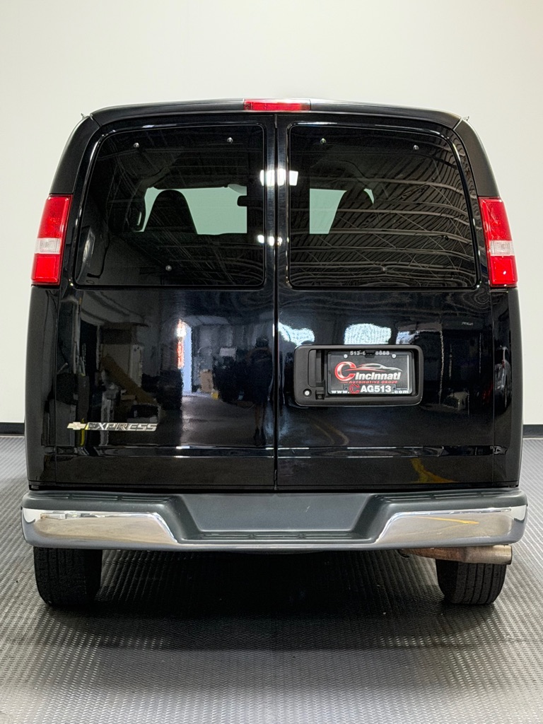 Photo 6 of this CHEVROLET EXPRESS G3500