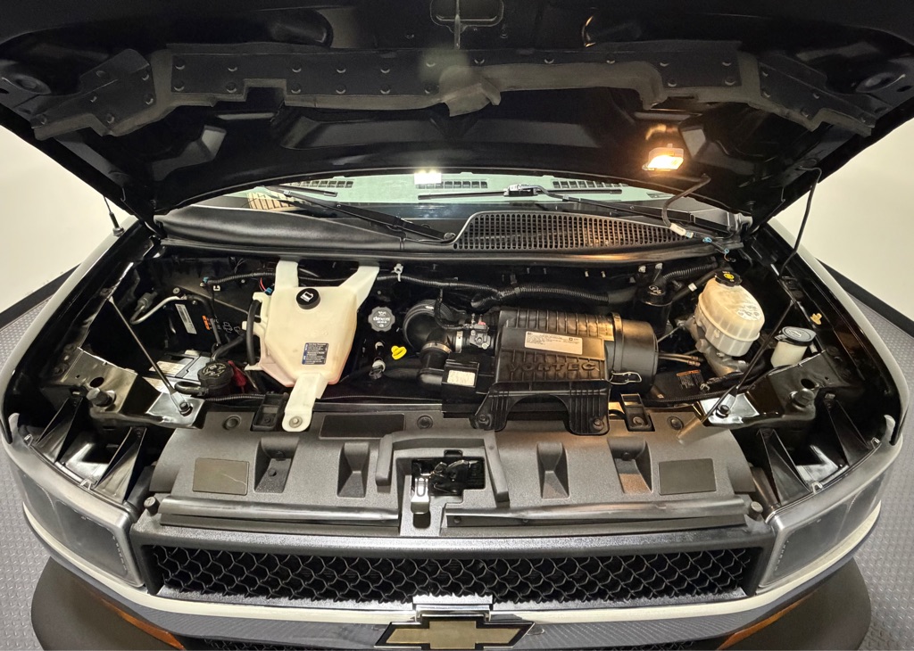 Photo 17 of this CHEVROLET EXPRESS G3500