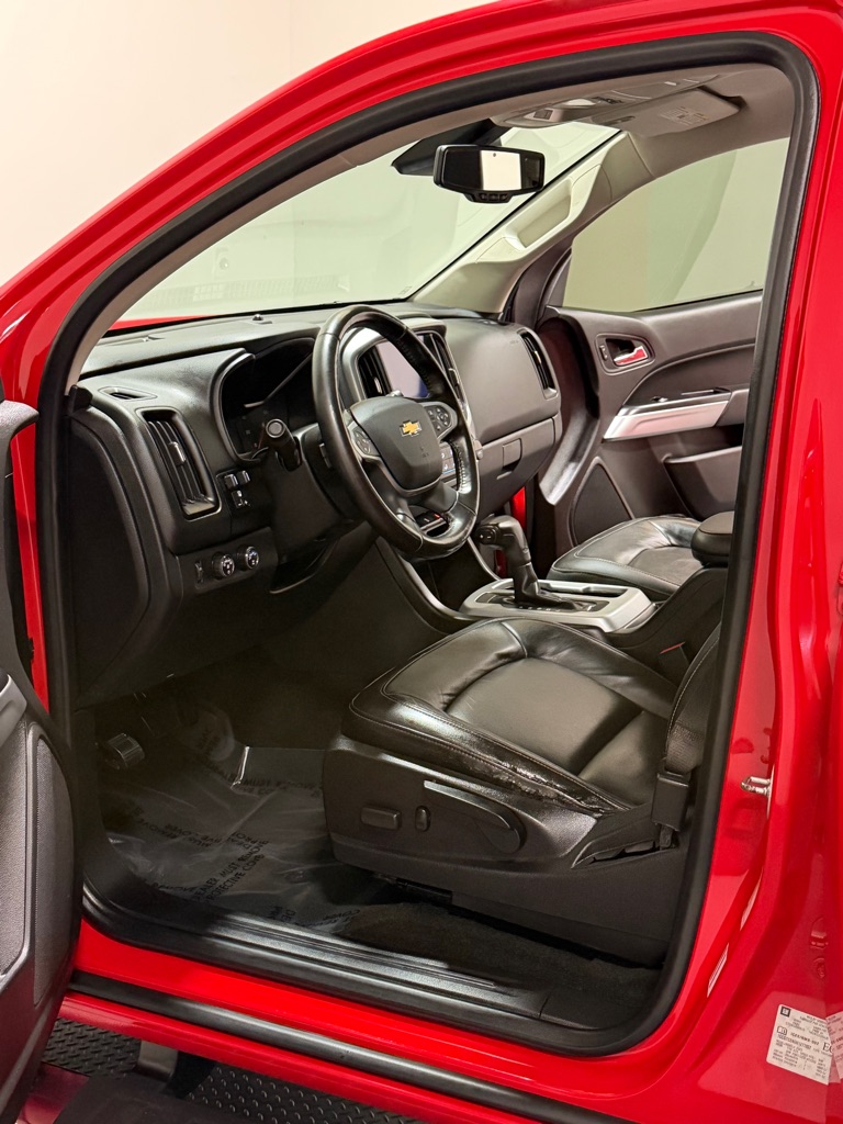 Photo 8 of this CHEVROLET COLORADO
