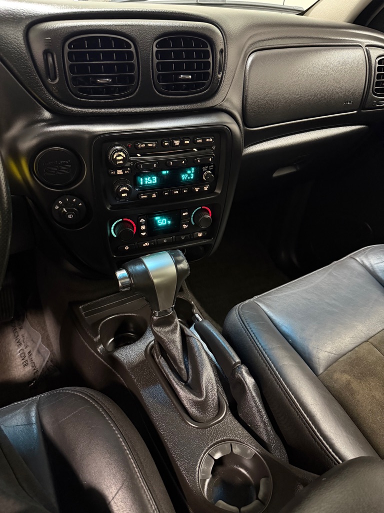 Photo 12 of this CHEVROLET TRAILBLAZER