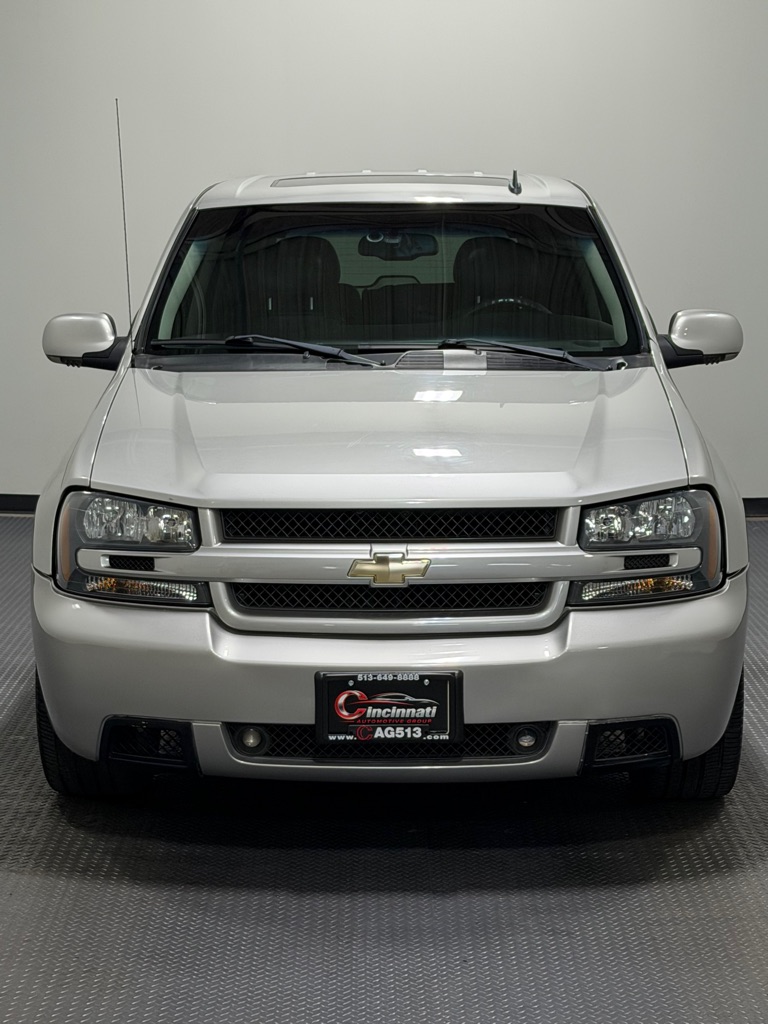 Photo 3 of this CHEVROLET TRAILBLAZER