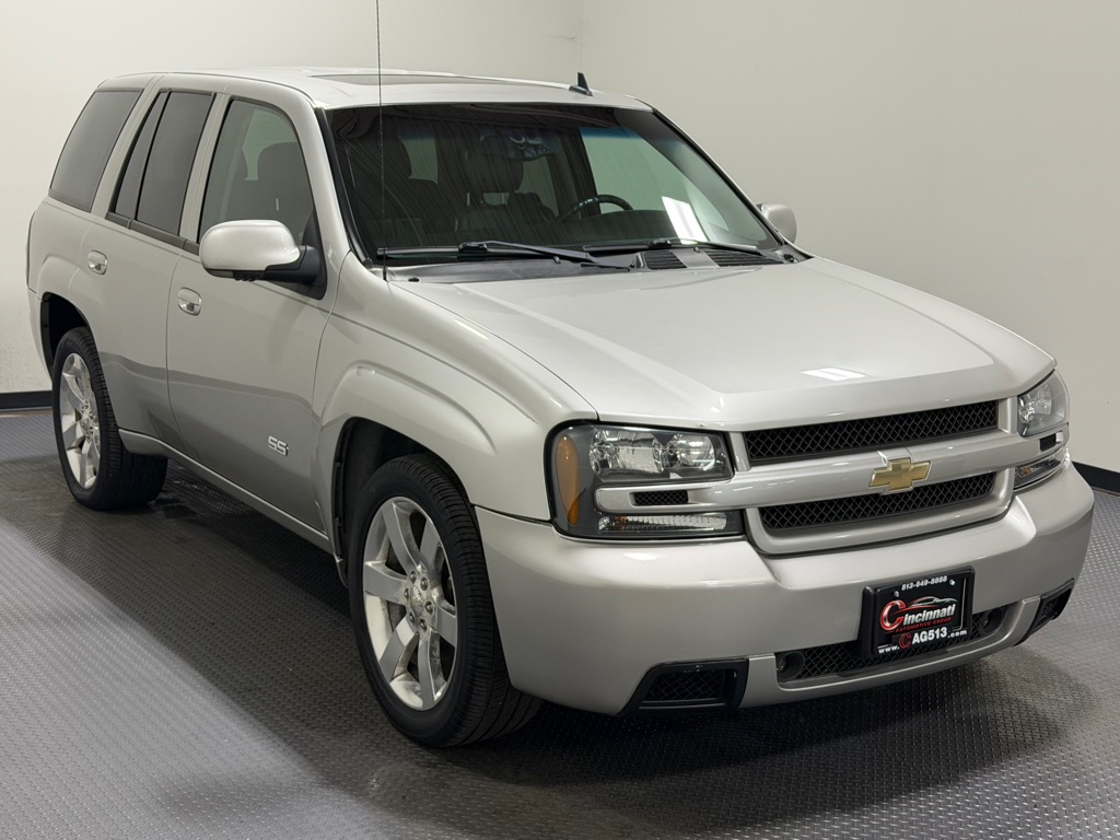 Photo 4 of this CHEVROLET TRAILBLAZER
