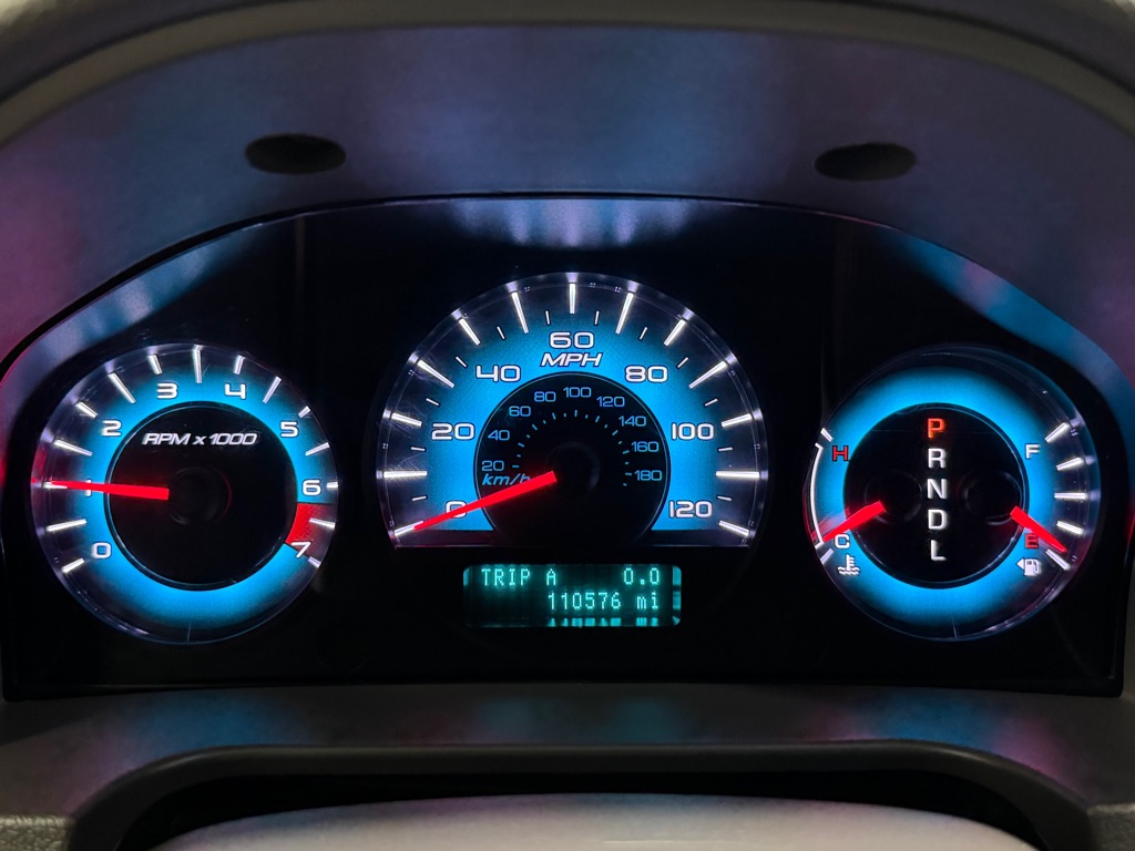 Photo 14 of this FORD FUSION
