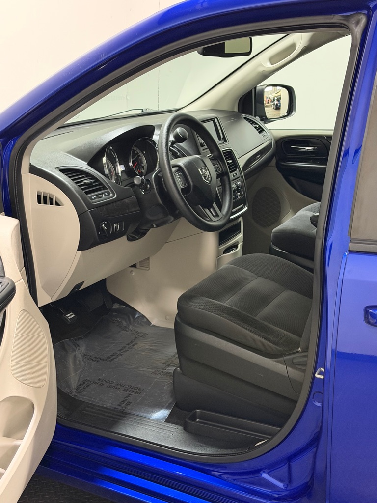 Photo 8 of this DODGE GRAND CARAVAN