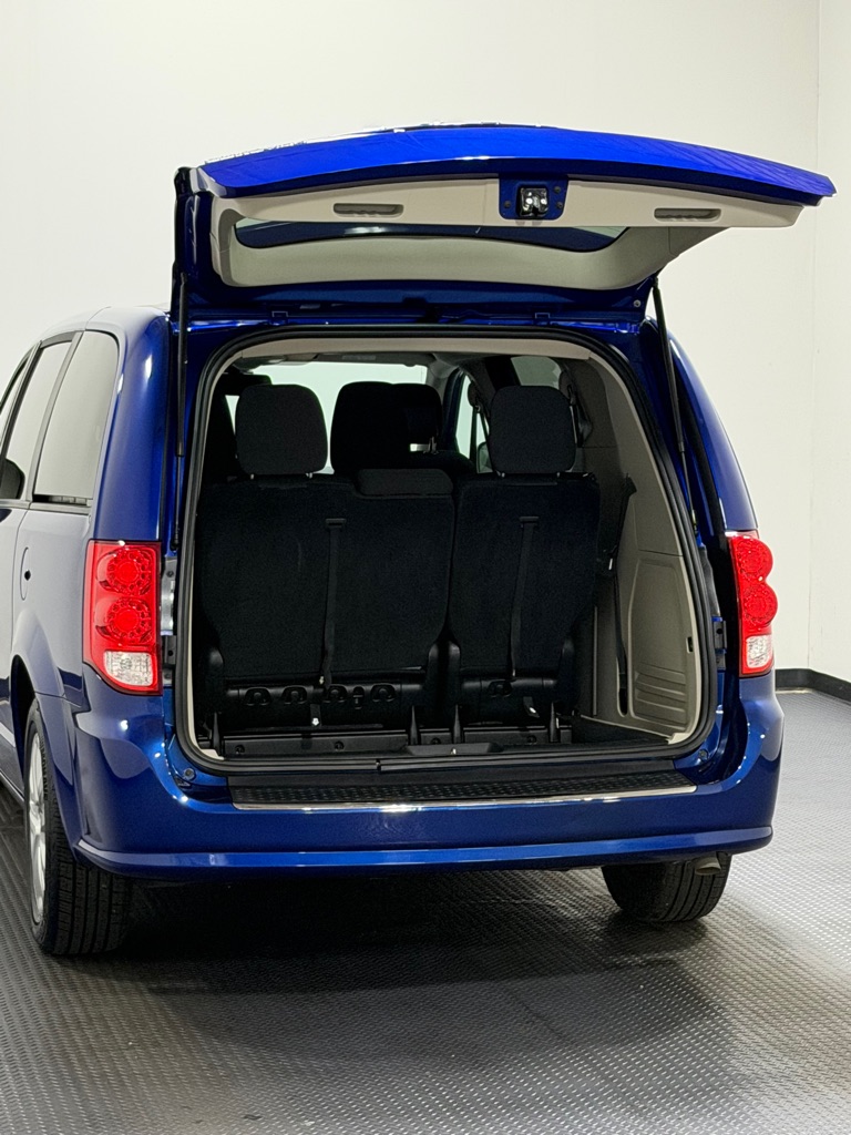 Photo 13 of this DODGE GRAND CARAVAN