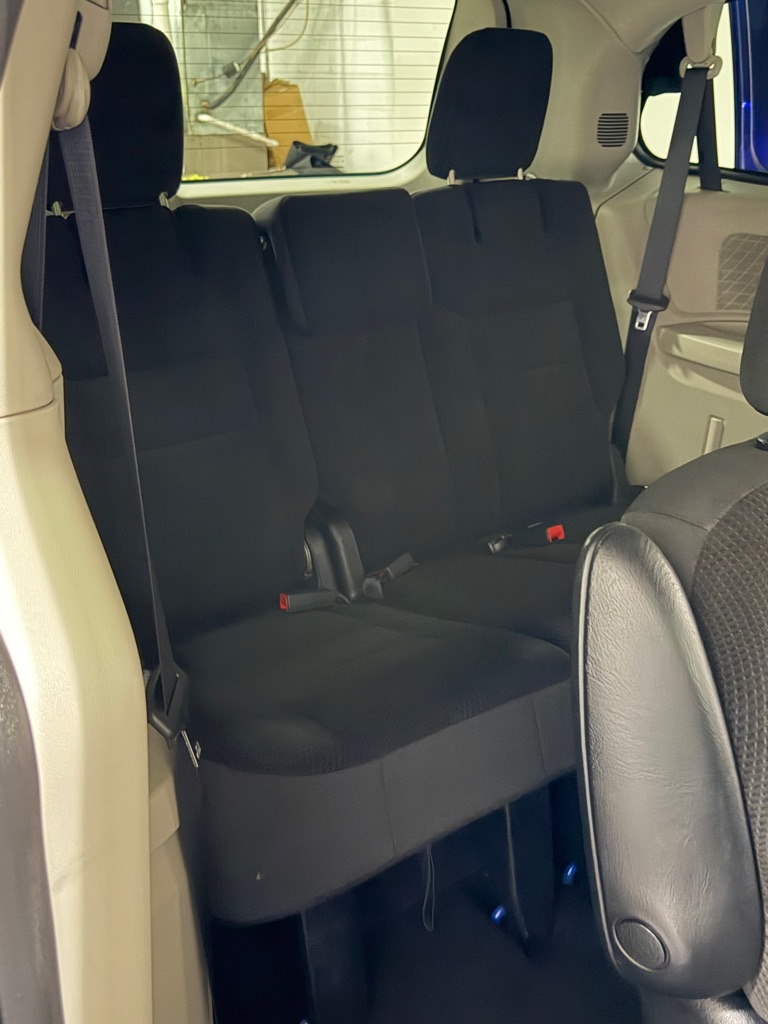 Photo 11 of this DODGE GRAND CARAVAN