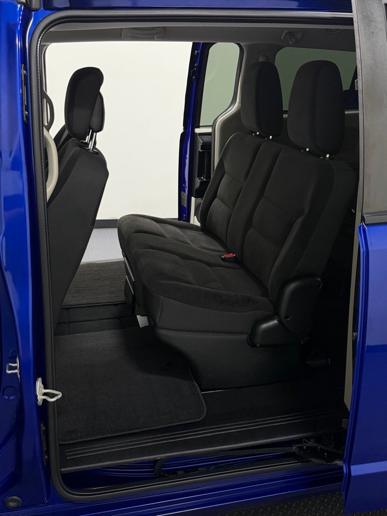 Photo 9 of this DODGE GRAND CARAVAN