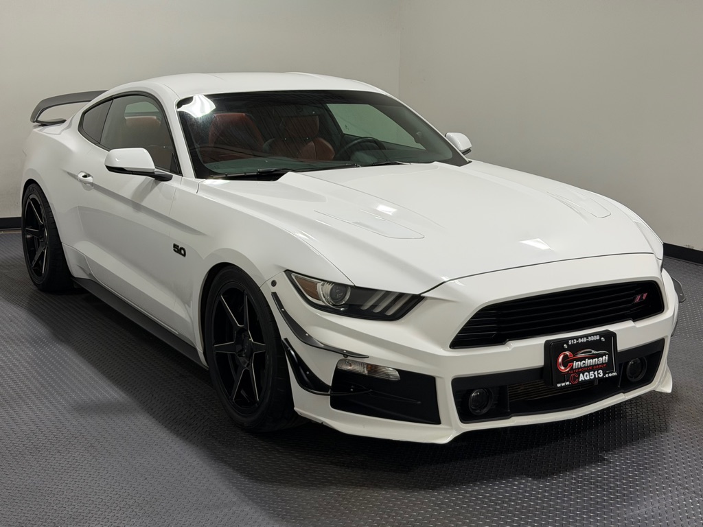 Photo 4 of this FORD MUSTANG