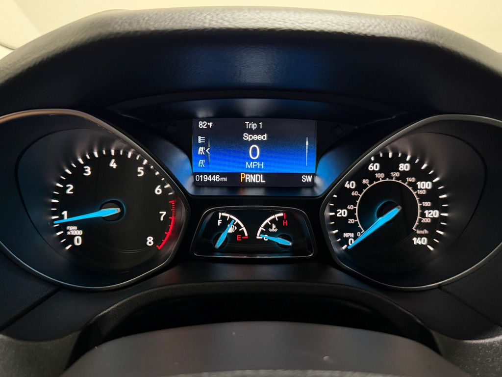Photo 14 of this FORD FOCUS
