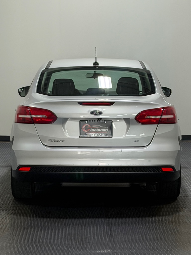 Photo 6 of this FORD FOCUS