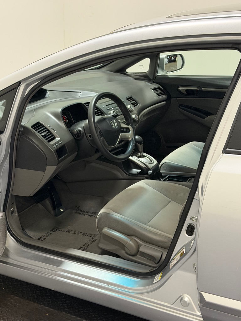 Photo 8 of this HONDA CIVIC