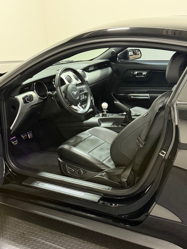 Photo 8 of this FORD MUSTANG