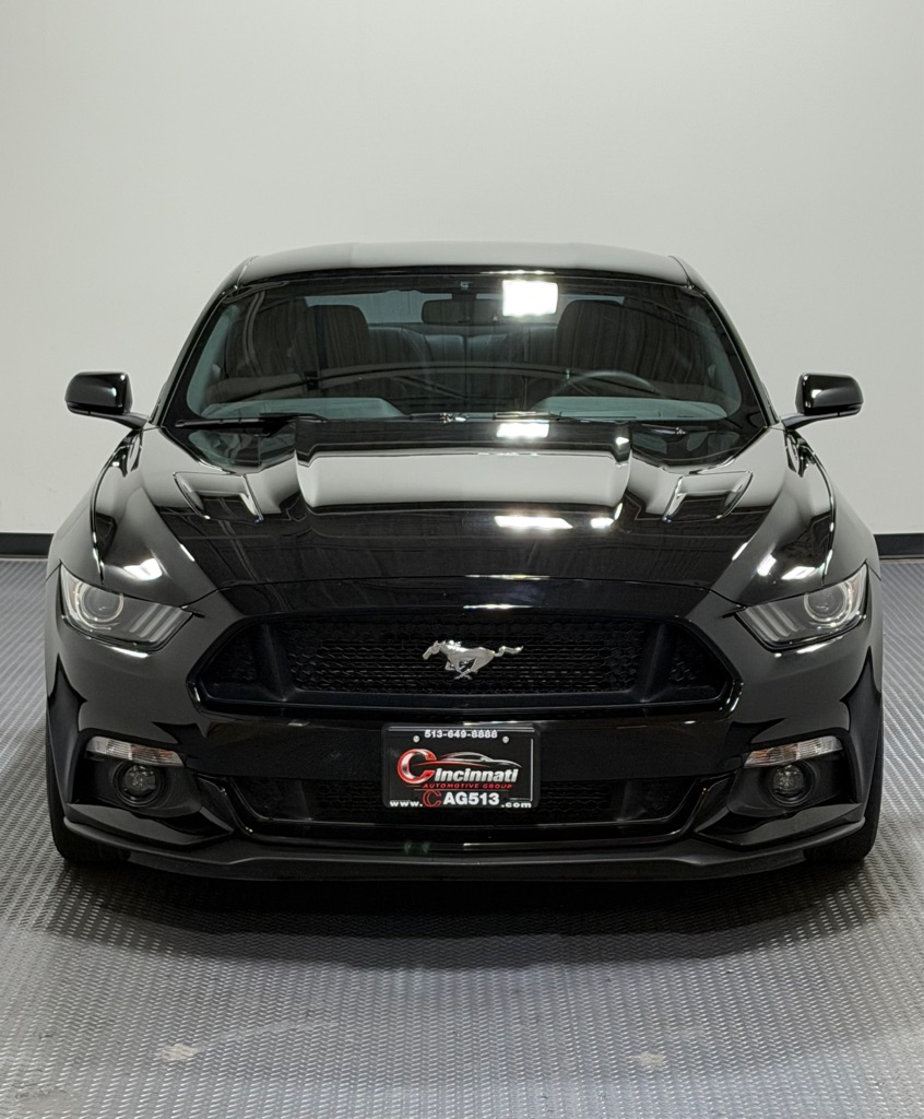 Photo 3 of this FORD MUSTANG