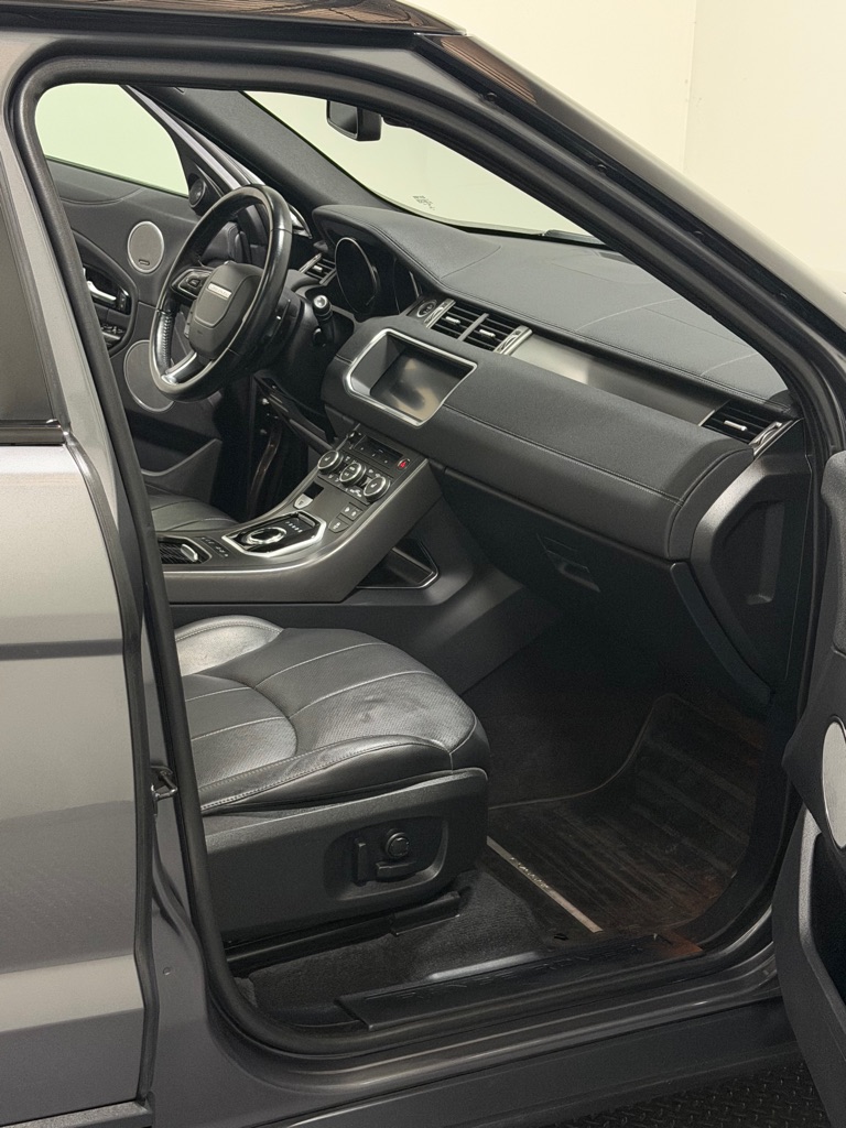 Photo 11 of this LAND ROVER RANGE ROVER EVO