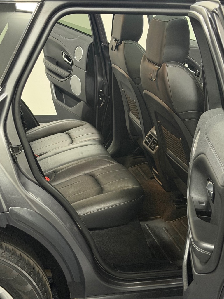 Photo 10 of this LAND ROVER RANGE ROVER EVO