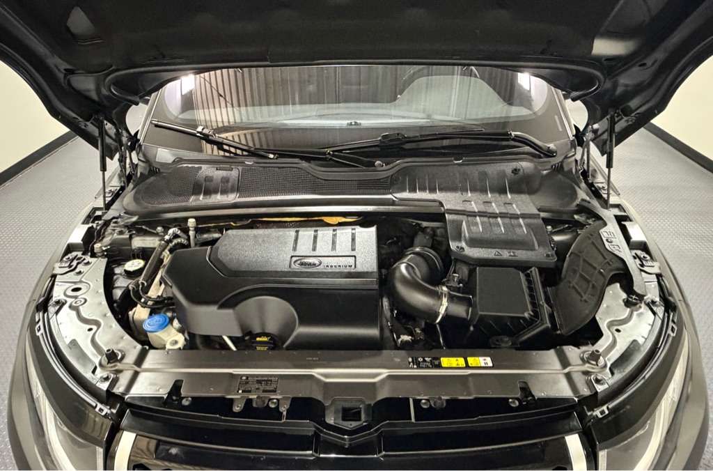 Photo 16 of this LAND ROVER RANGE ROVER EVO