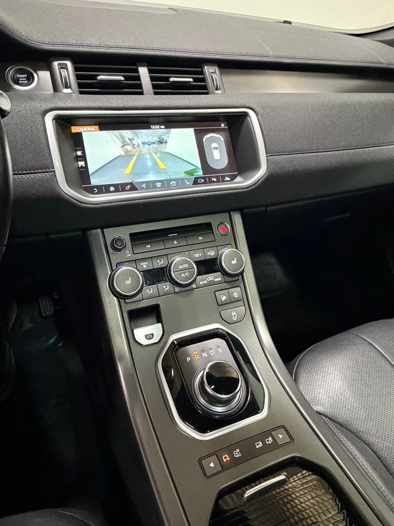 Photo 13 of this LAND ROVER RANGE ROVER EVO