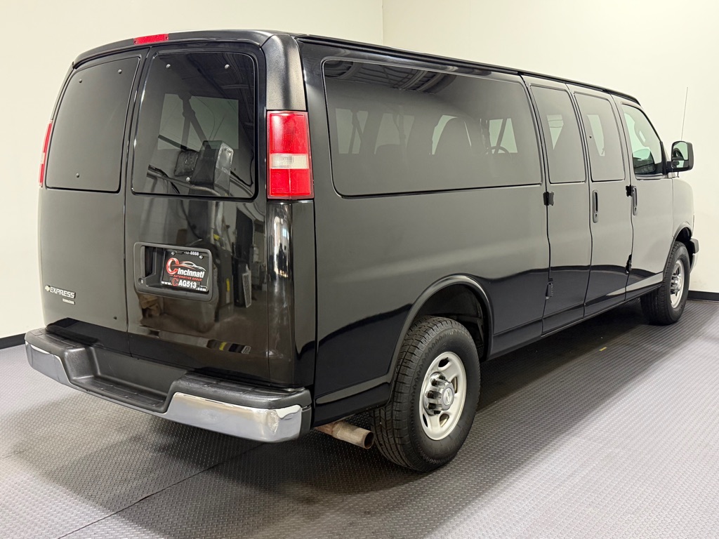 Photo 5 of this CHEVROLET EXPRESS G3500