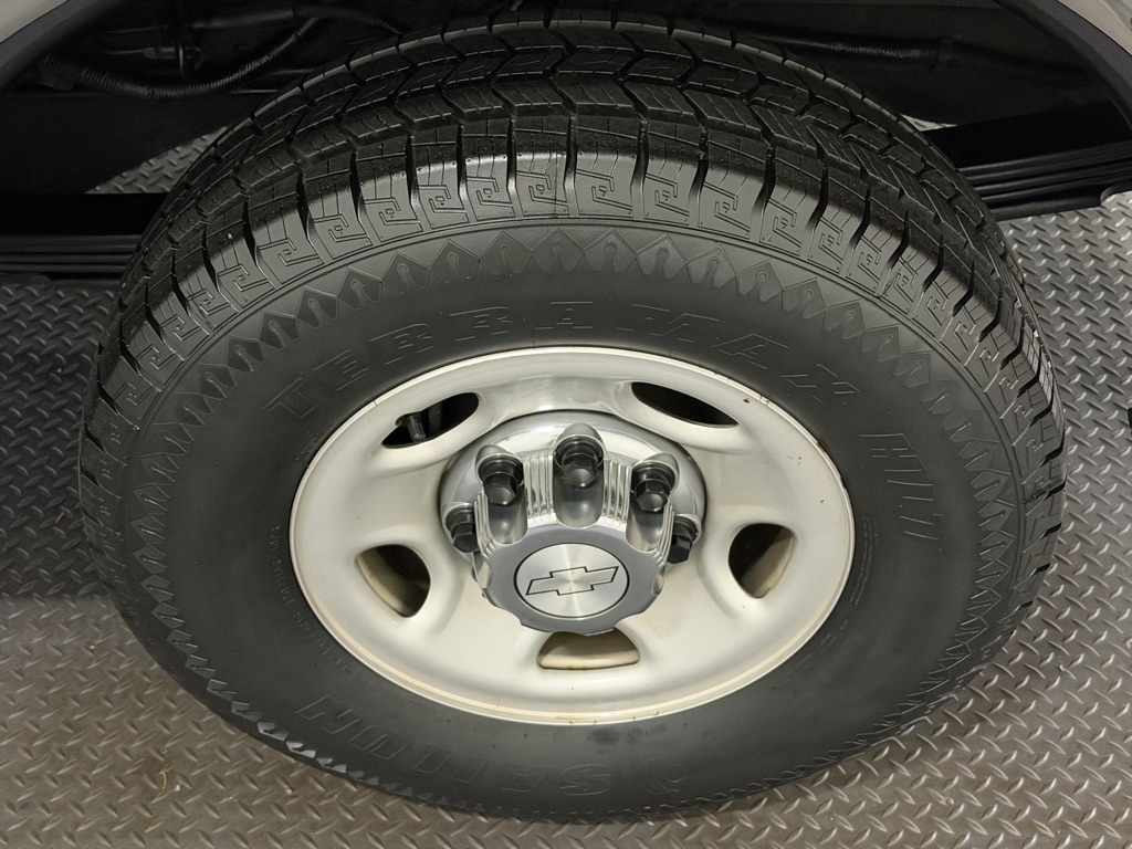 Photo 18 of this CHEVROLET EXPRESS G3500
