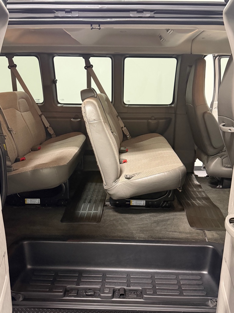 Photo 10 of this CHEVROLET EXPRESS G3500