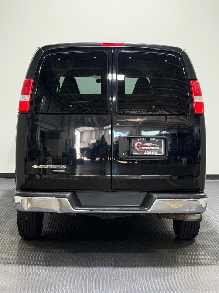 Photo 6 of this CHEVROLET EXPRESS G3500