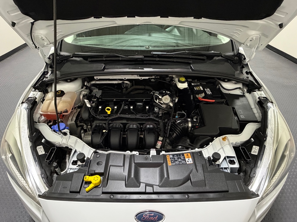 Photo 16 of this FORD FOCUS