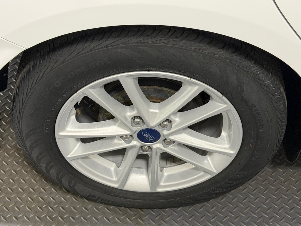 Photo 18 of this FORD FOCUS