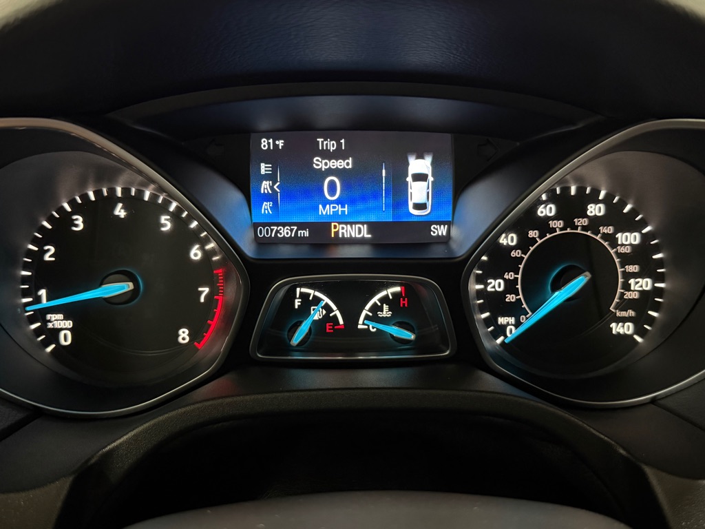 Photo 14 of this FORD FOCUS