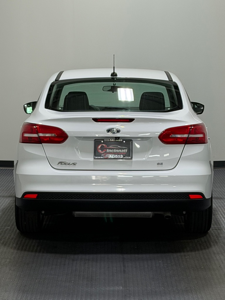 Photo 6 of this FORD FOCUS
