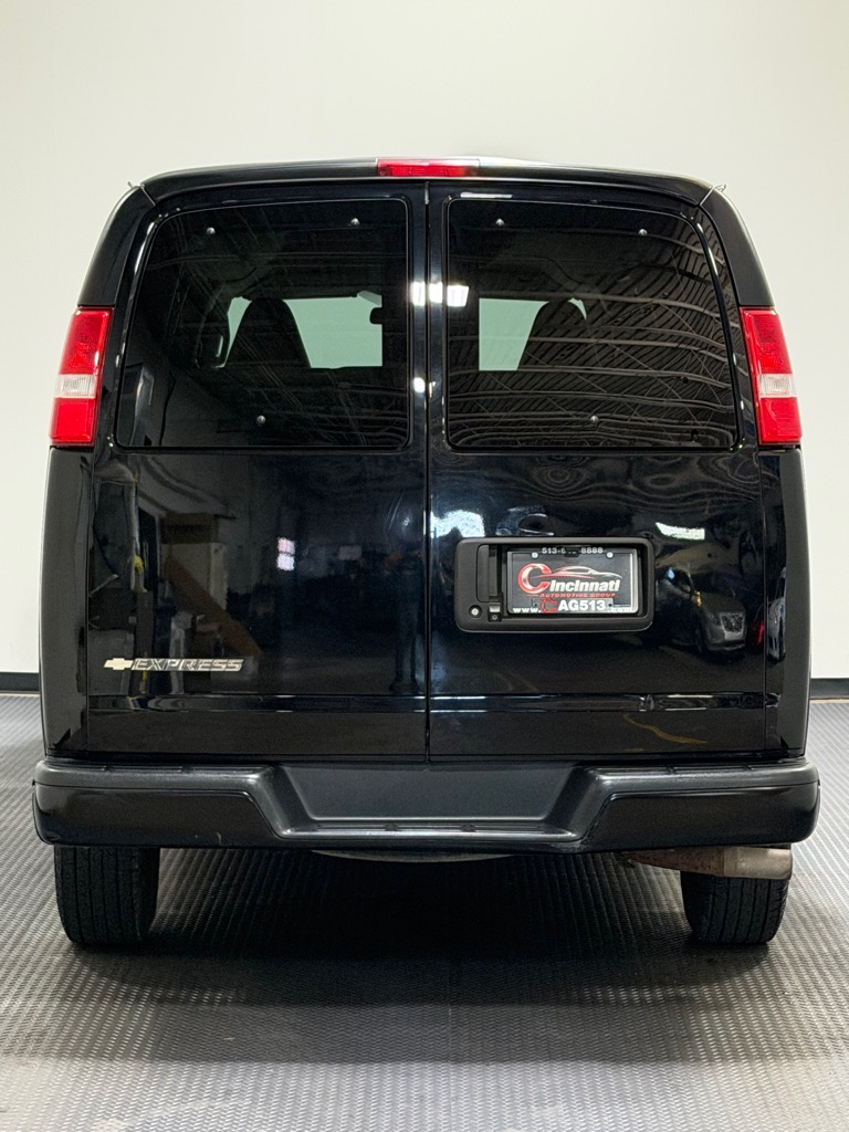 Photo 6 of this CHEVROLET EXPRESS G3500