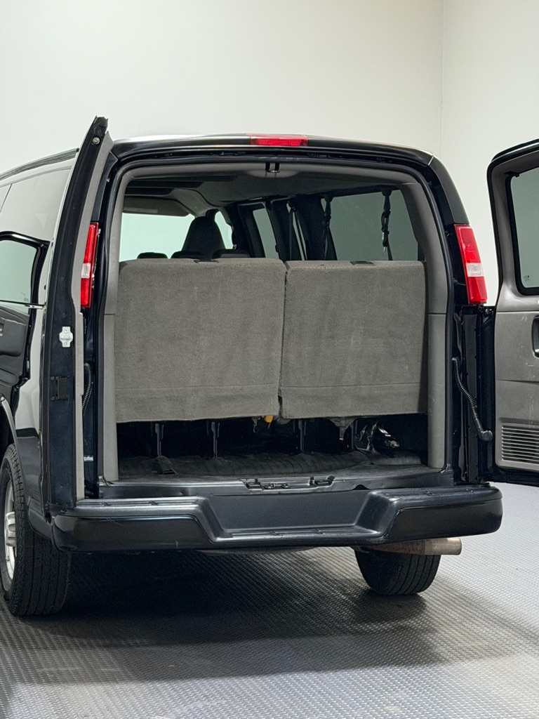 Photo 12 of this CHEVROLET EXPRESS G3500