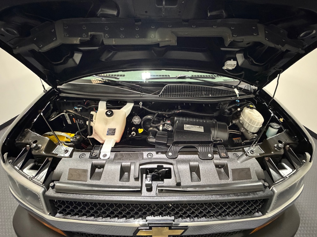Photo 20 of this CHEVROLET EXPRESS G3500