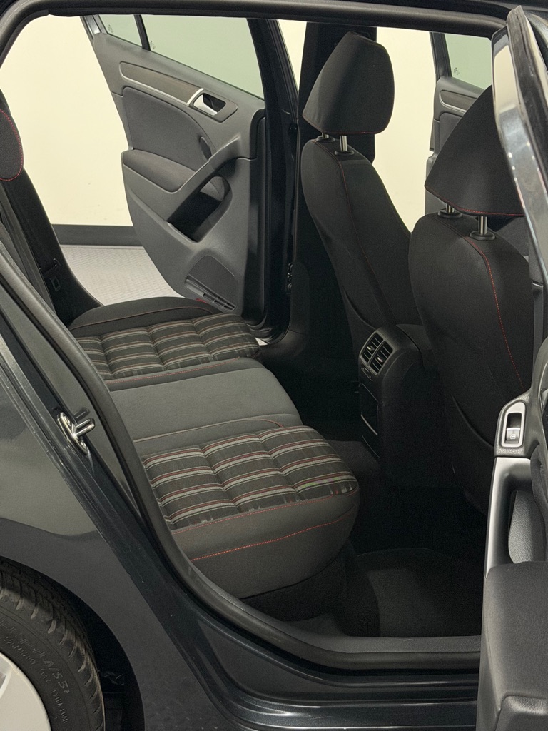 Photo 10 of this VOLKSWAGEN GTI