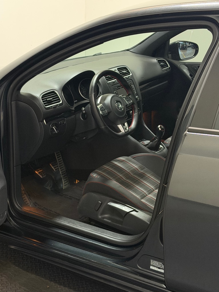 Photo 8 of this VOLKSWAGEN GTI