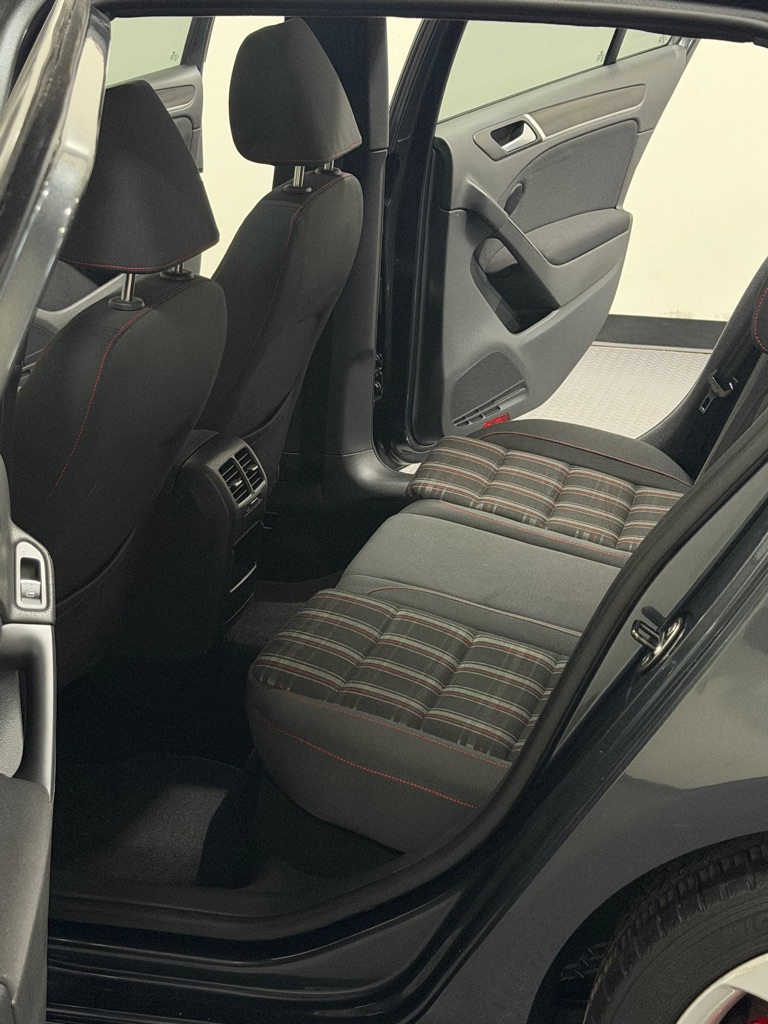 Photo 9 of this VOLKSWAGEN GTI