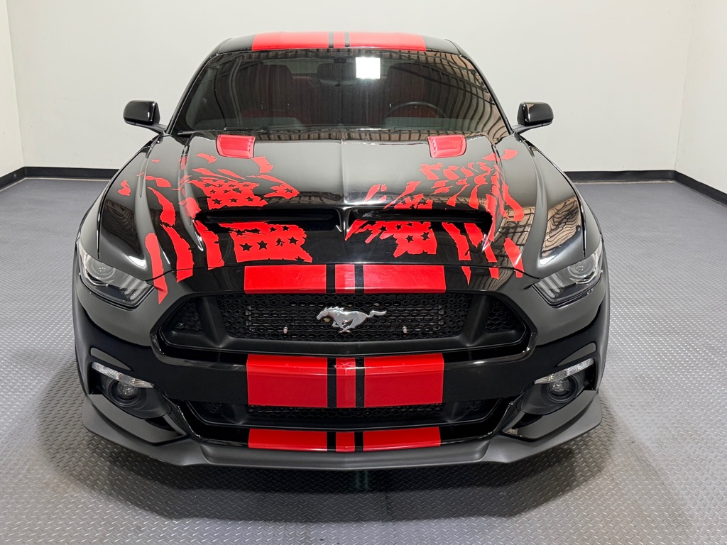 Photo 3 of this FORD MUSTANG