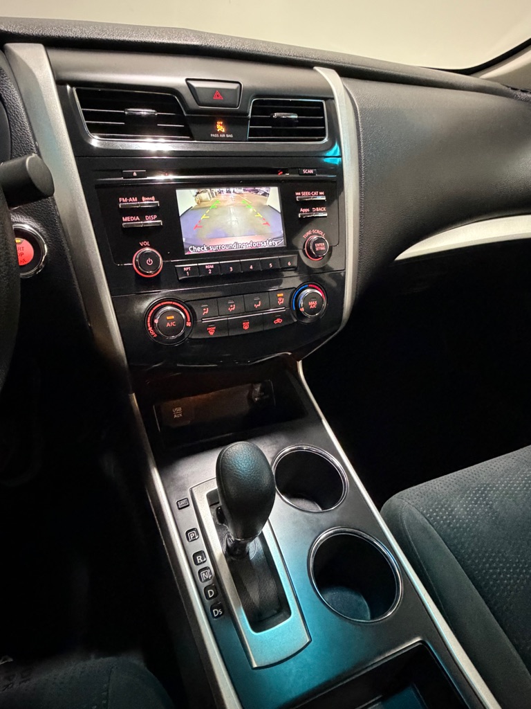 Photo 13 of this NISSAN ALTIMA