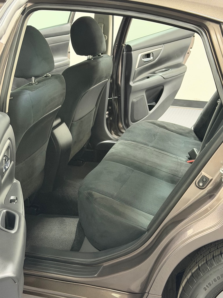Photo 9 of this NISSAN ALTIMA