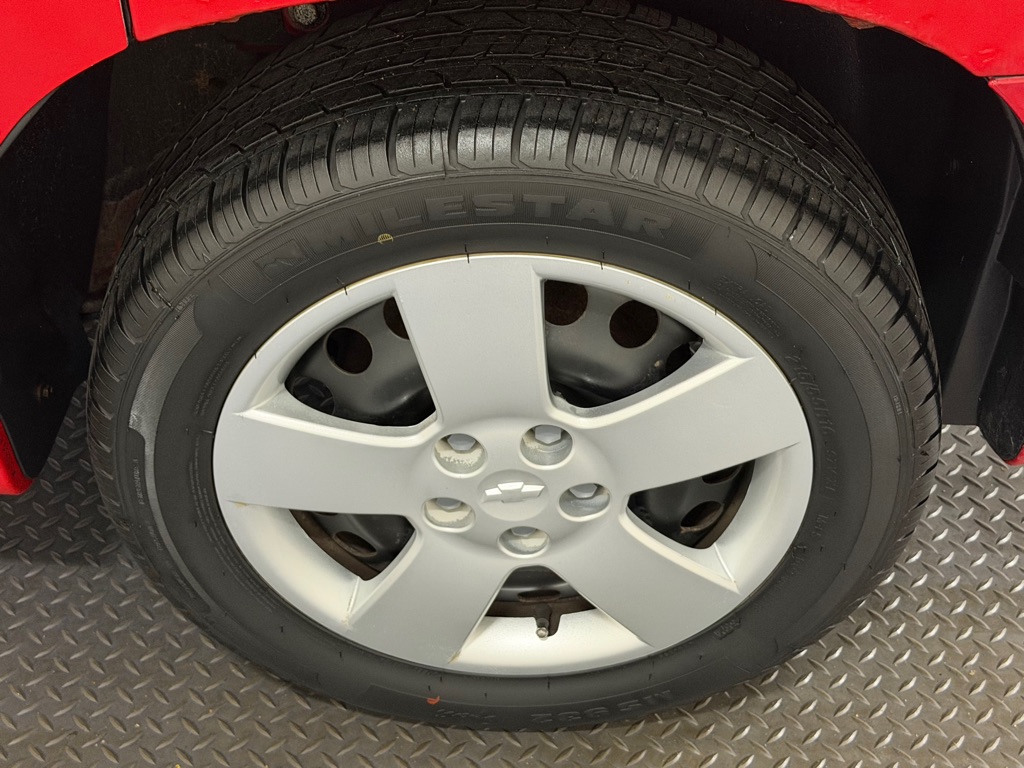 Photo 18 of this CHEVROLET HHR