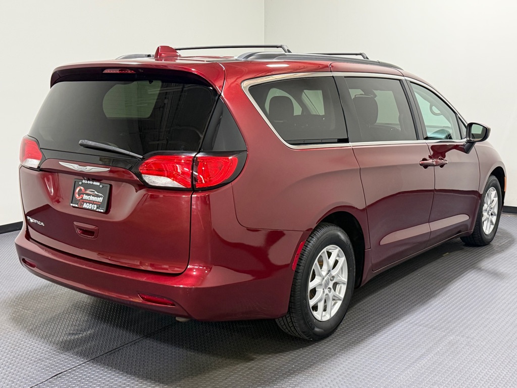 Photo 5 of this CHRYSLER PACIFICA