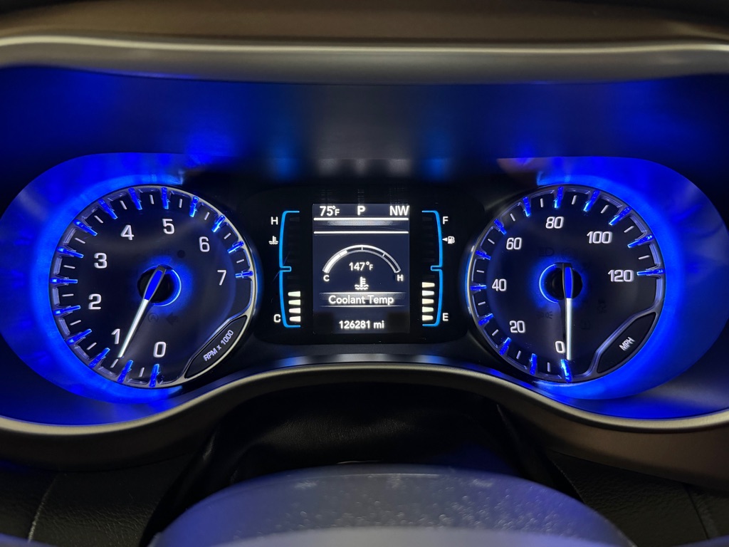 Photo 15 of this CHRYSLER PACIFICA