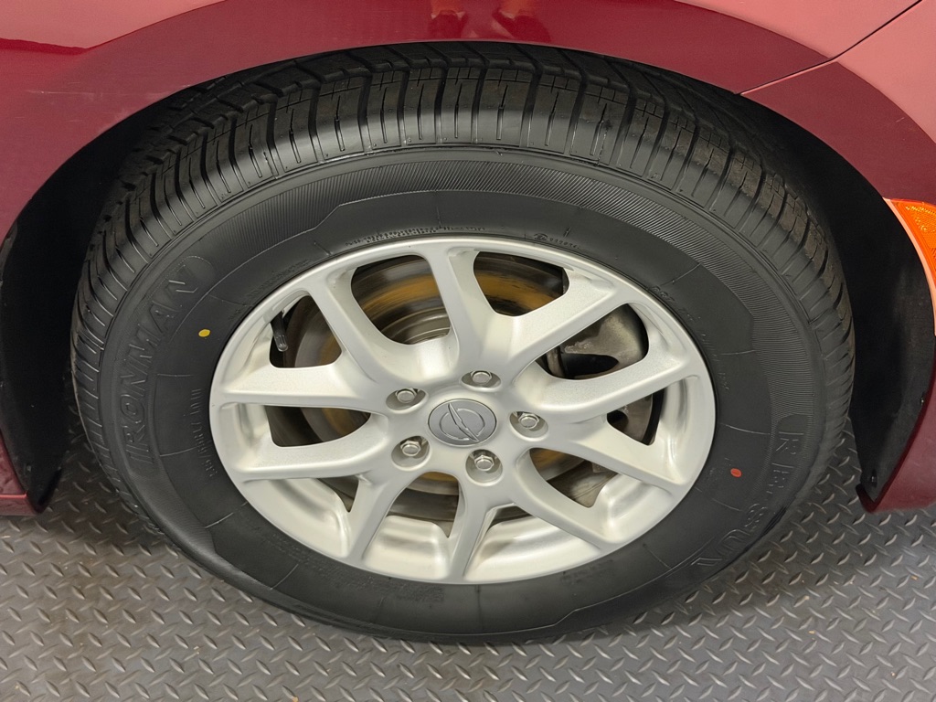 Photo 18 of this CHRYSLER PACIFICA