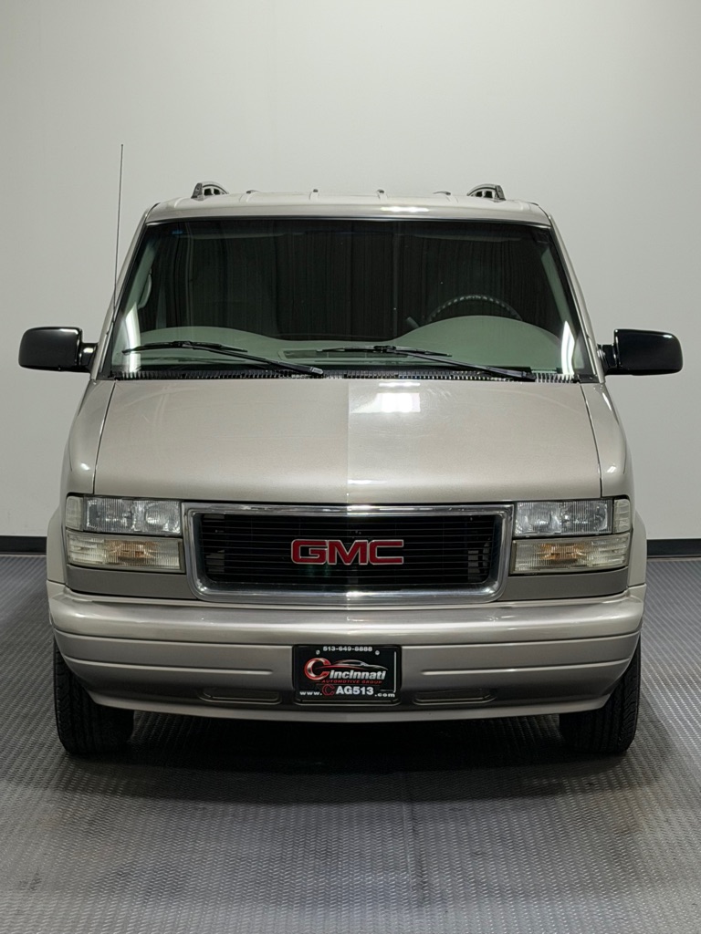 Photo 3 of this GMC SAFARI