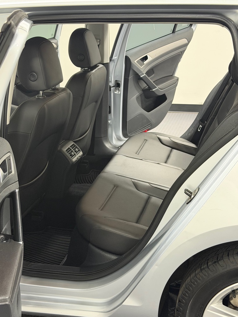 Photo 9 of this VOLKSWAGEN GOLF SPORTWAGEN