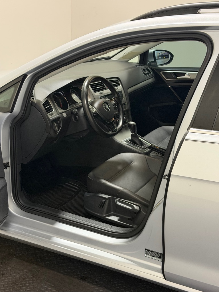 Photo 8 of this VOLKSWAGEN GOLF SPORTWAGEN