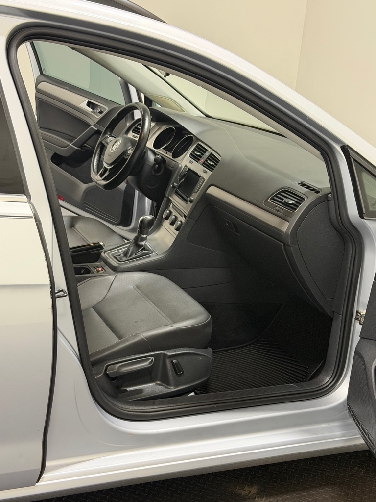Photo 11 of this VOLKSWAGEN GOLF SPORTWAGEN