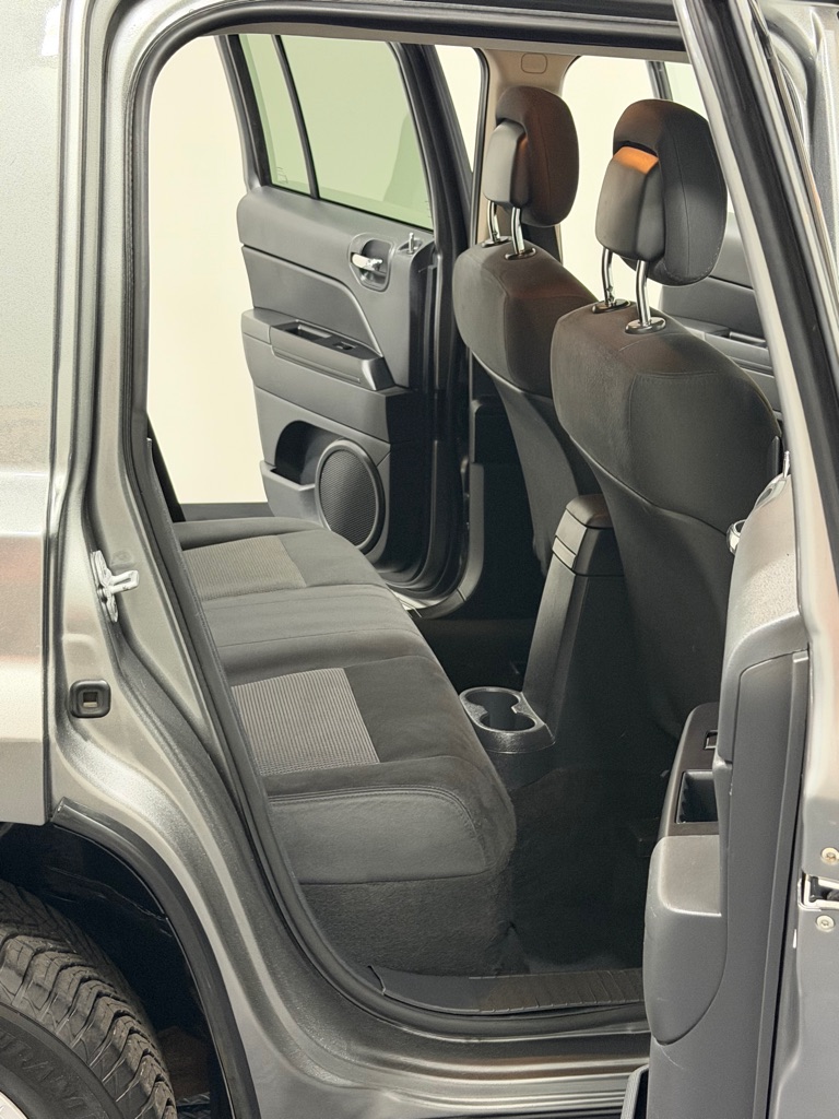 Photo 10 of this JEEP PATRIOT
