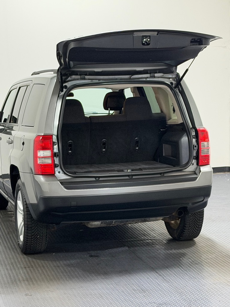 Photo 12 of this JEEP PATRIOT